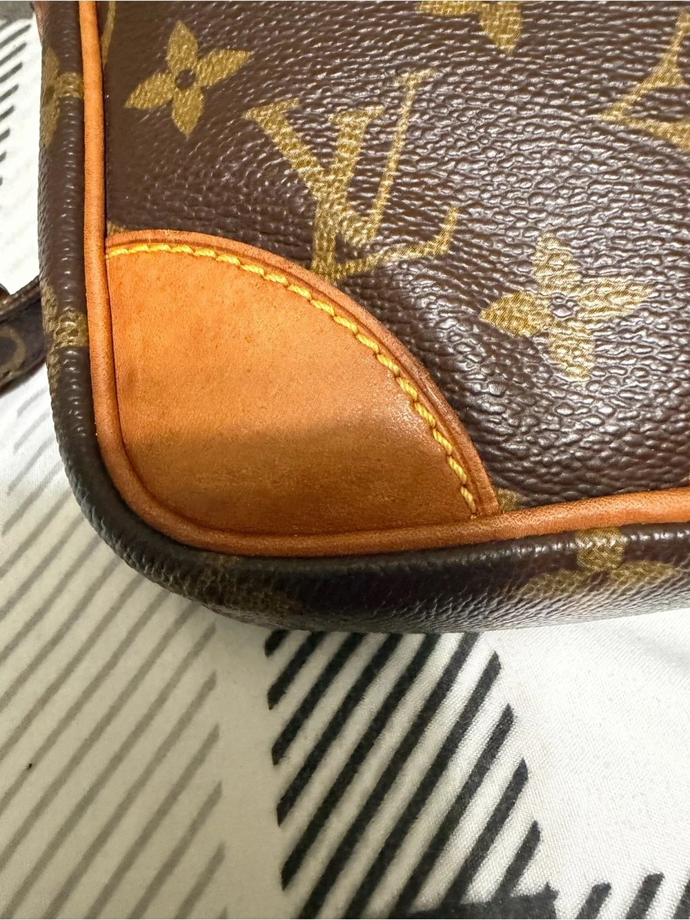 Louis Vuitton Monogram Canvas Small Messenger Bag .